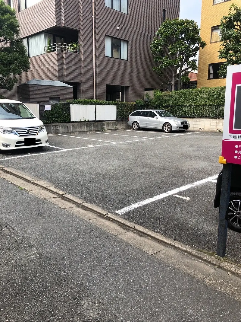 世田谷区世田谷４丁目　月極駐車場